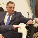 Milorad Dodik okitio muzičare na svečanoj večeri u Turskoj