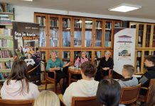 ‘Korijeni poštovanja’ u Gradskoj biblioteci Kakanj: Mladi kroz Živu biblioteku upoznavali bogatstvo različitosti